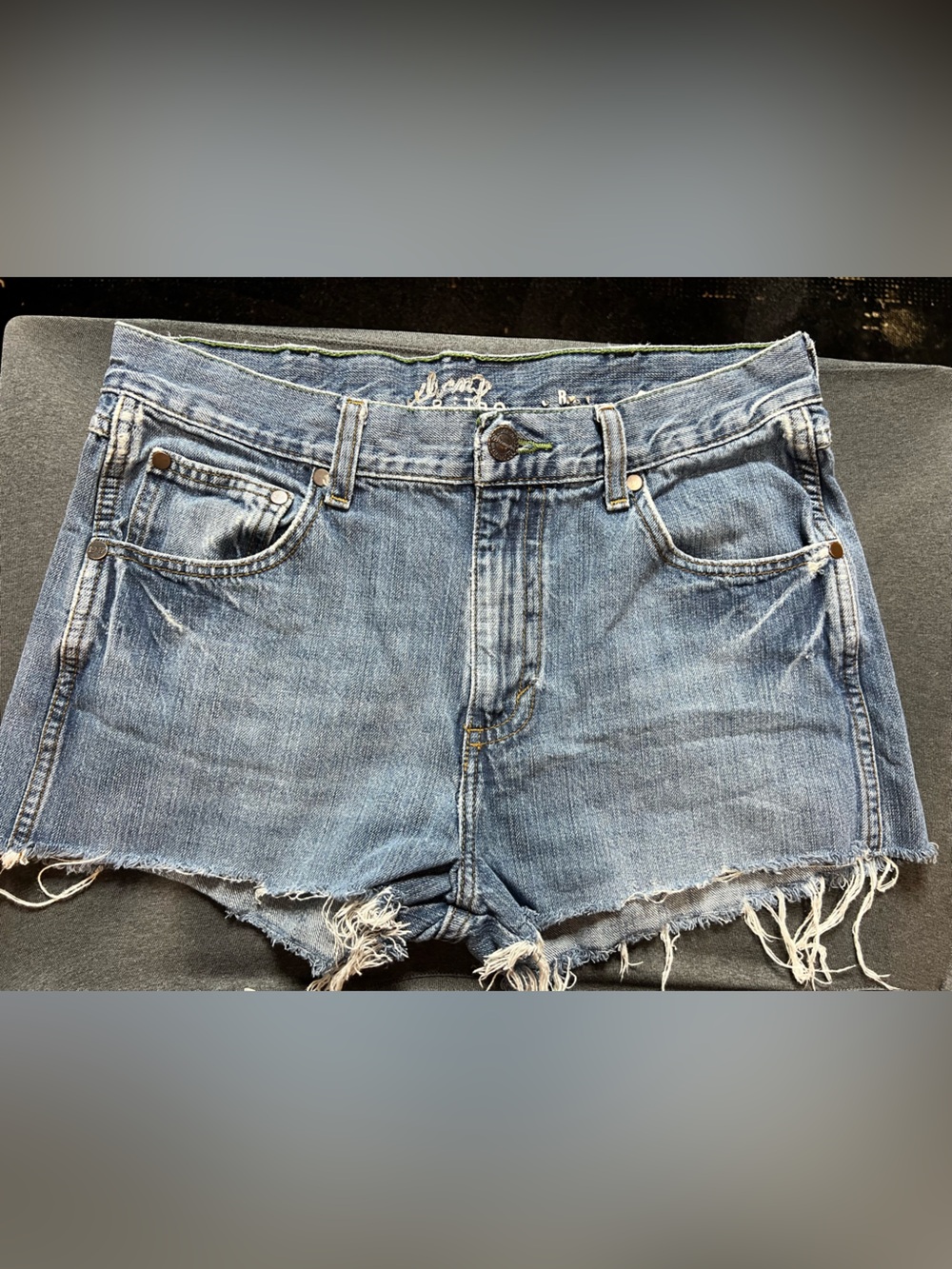 Wrangler Blue Denim Jeans with Brown Leather Label